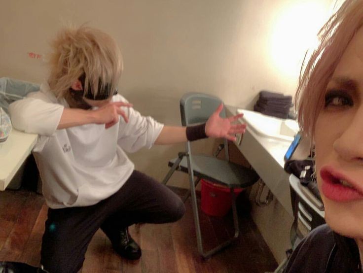 __arrhythmia's tweet photo. Te quiero recordar así, Reita
Te quiero recordar risueño, gracioso, siempre animando a todos, siempre haciéndolos reír a todos, cuando estabas nervioso te convertías en el ser más divertido del mundo
Tan dulce, tan preocupado por los demás, tan agradecido 
Llevabas de luz a todos https://t.co/JEEVBxDq3r
