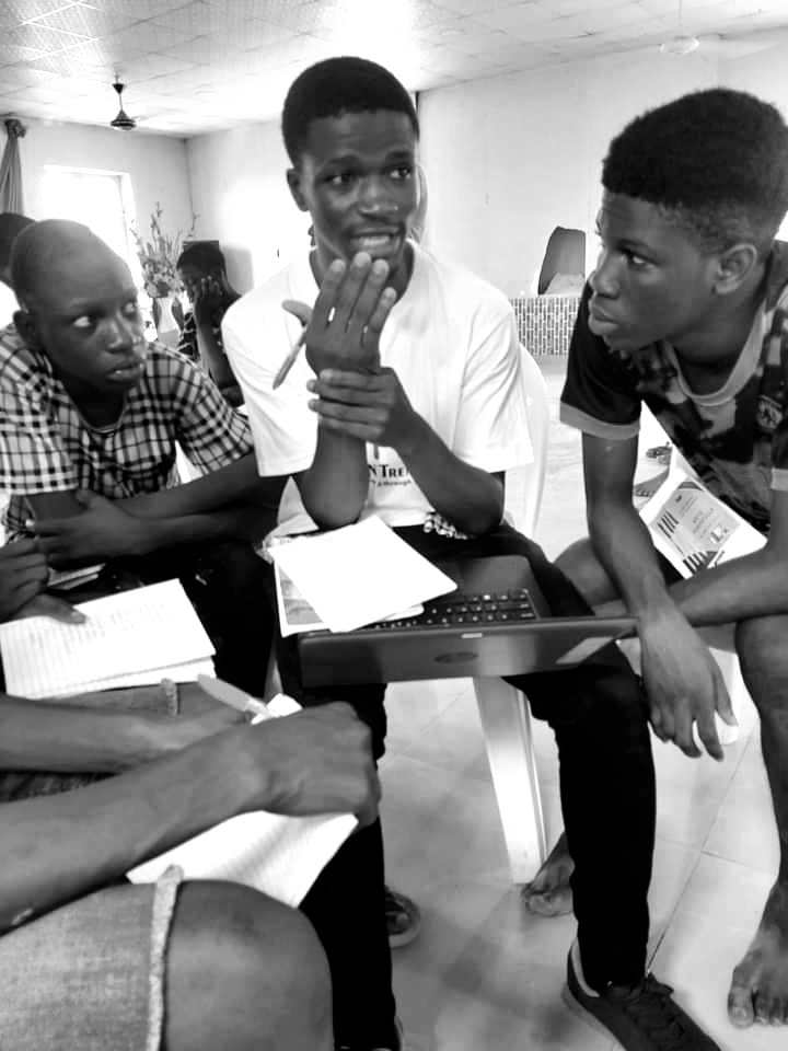 primemaven_'s tweet photo. When we  @techntrenchees started our first digital literacy training for the underserved at Dopemu, Lagos. We had no sustainability program, and also faced with limited resources and volunteers.

But because of the passion we had, we continued further. At some point we had to teach them tech in our local dialect (Yoruba). 

Our experience was quite dramatic because of their background, but we were happy we did the little we could.

Amongst the beneficiaries, we have a fresher in Lasu presently studying Computer science.

The best is yet to come....
Every Child deserves an opportunity!

#TECH4ALL #TechIntheSlum #TNTCA #SDGs2030
