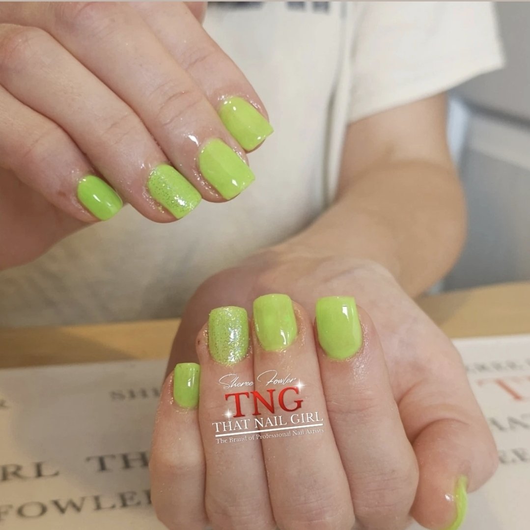 Trying out some polygel 😊
Products from: 
💚 @onelovenailz 
#thatnailgirlsheree #shereethatnailgirl #nailsindoncaster #doncastercity #doncasternails #doncasterisgreat #doncasterbusiness #doncasternailtech #doncastersalon #doncaster #polygel #polygelnails #greennails #green