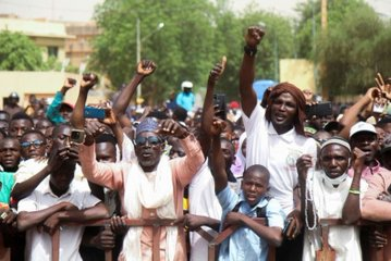 Cientos de manifestantes exigen en Níger salida de fuerzas de EE.UU. es.mdn.tv/7k1Q #EEUU #Niger #Protestas