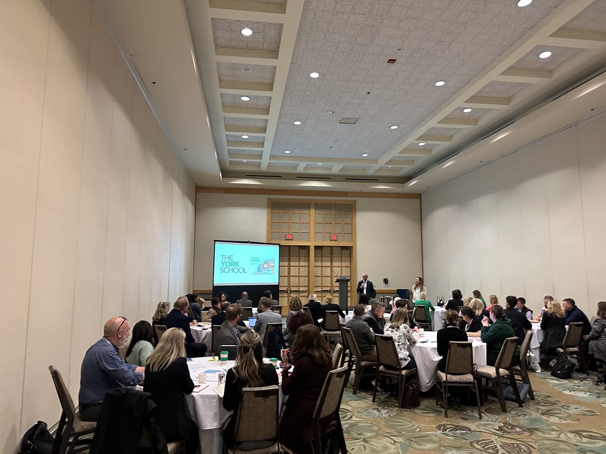 future design school tweet media