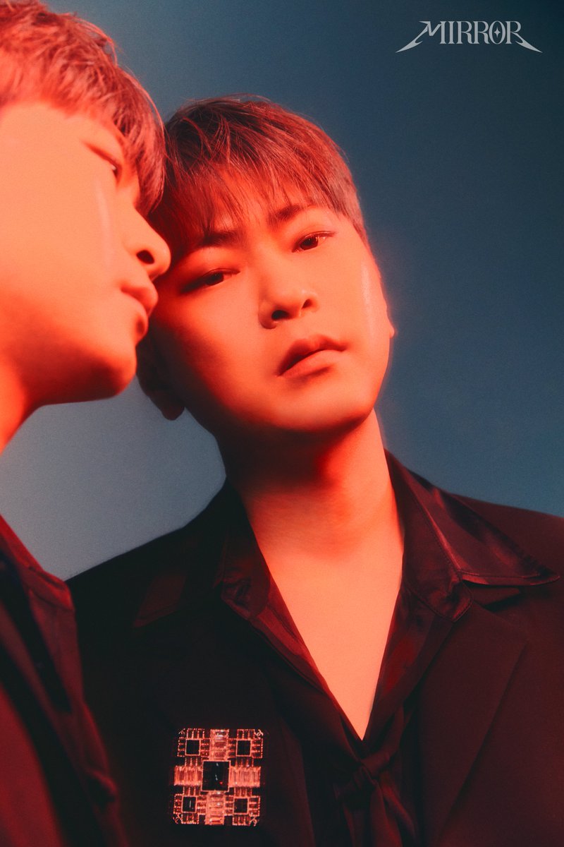 official_lapoem's tweet photo. LA POEM SINGLE ALBUM [𝗠𝗜𝗥𝗥𝗢𝗥]
Image Teaser #1

🪞2024.04.24 6PM (KST)

#LAPOEM #라포엠 #MIRROR
#유채훈 #박기훈 #최성훈 #정민성
#YouChaehoon #ParkKihun
#ChoiSunghoon #JeongMinseong https://t.co/z7v3eLiYYM