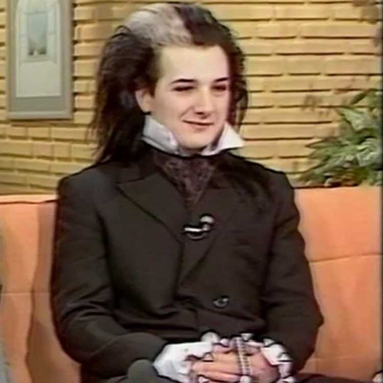 If you’re ever feeling sad or a bit blue, just remember to take a look at this photo of Dave Vanian on Good Morning Britain in 1986. Been making me laugh for 10 minutes.