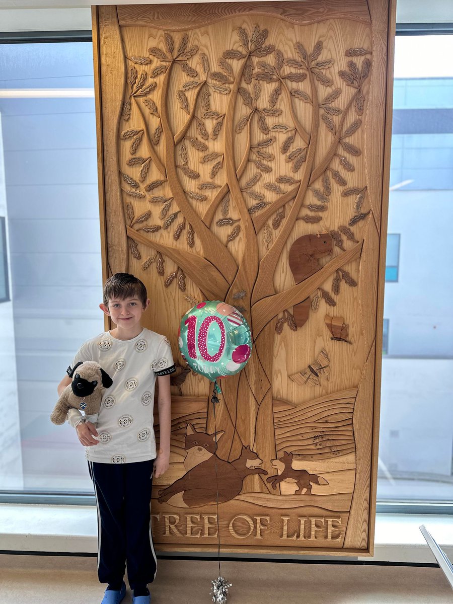 John Paul is celebrating his 10 year #KidneyTransplantAnniversary 🥳 John Paul was excited to point out his engraved name on the Tree of Life, carrying Sid the Kid which his mum bought for him on the day of his kidney transplant 10 years ago #KidneyTransplant