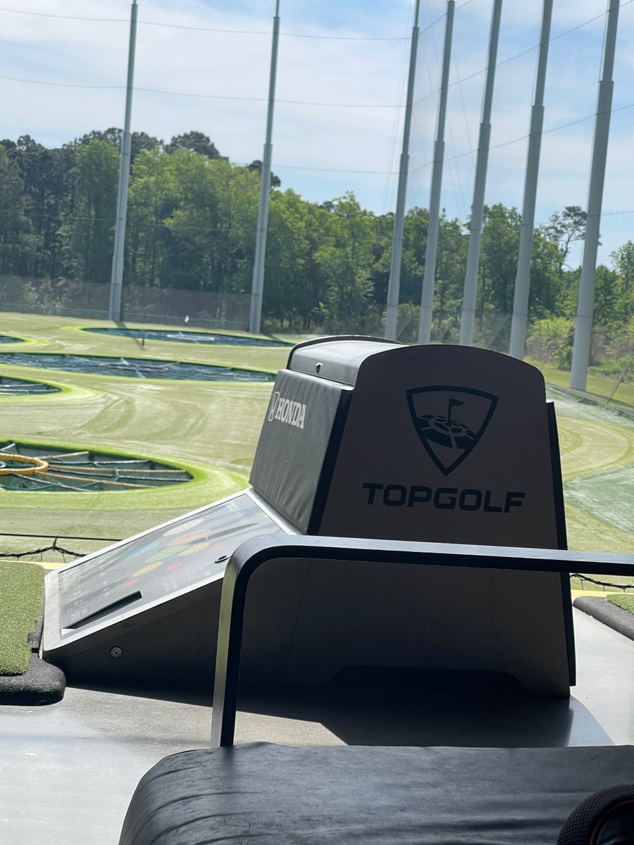 ImEnqy's tweet photo. I’ve done the golf, now where’s the top? 🙄 https://t.co/7KPLirhfxj