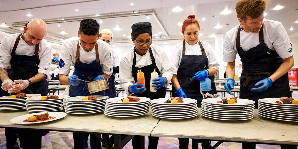 More than 360 people from across hospitality came together to celebrate, recognise success and highlight the importance of good mental health at The Burnt Chef Project's second gala dinner @burnt_chef contractcateringmagazine.co.uk/story.php?s=20…