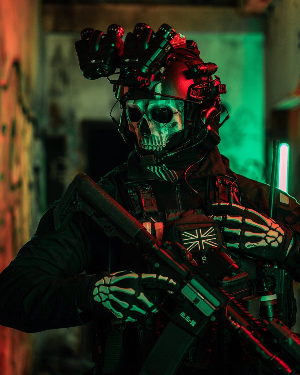 Bat_Ghost_'s tweet photo. “In the darkness of your mind, in the deepest corners of your soul, I am the embodiment of your worst nightmares, the reflection of everything you fear to face.” 
-
📸 @juanesparr4 
-
@CallofDuty @InfinityWard https://t.co/bnqPg2DzQk