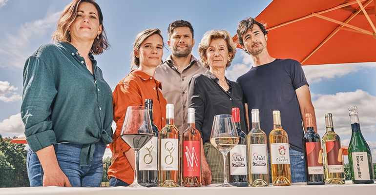 The spirit of the Bordeaux Crew will be brought to life at The Bordeaux Experience. 
It’s the perfect place to connect with those involved with Bordeaux Wines - we’ll be joined by Bordeaux Crew Ambassadors Sally Evans and Pierre Person and so many more.