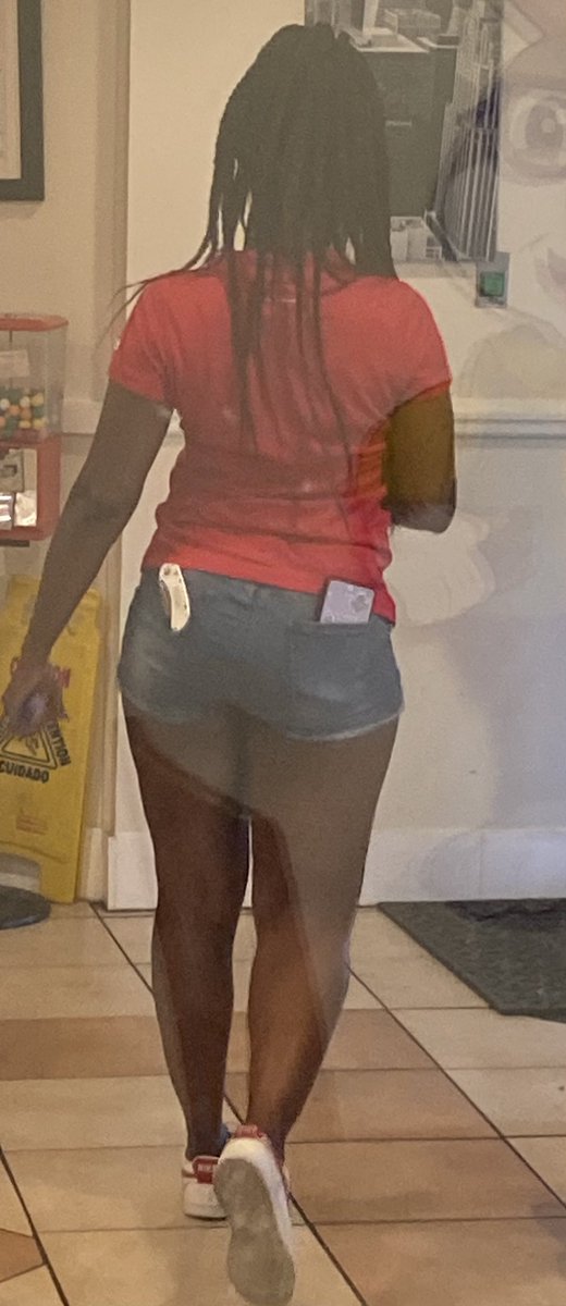 PublicBooties's tweet photo. I love skinny girls with a fat ghetto booty 🍑 I just know dat pussy pink 🐱 💦 She saw me staring and she bent down to tie her shoes I’m most diff gonna fuk her pretty ass 😎 #booty #ghettobooty #ass #ebonythick #thickebony #sloppy https://t.co/2z5LmdlOEj