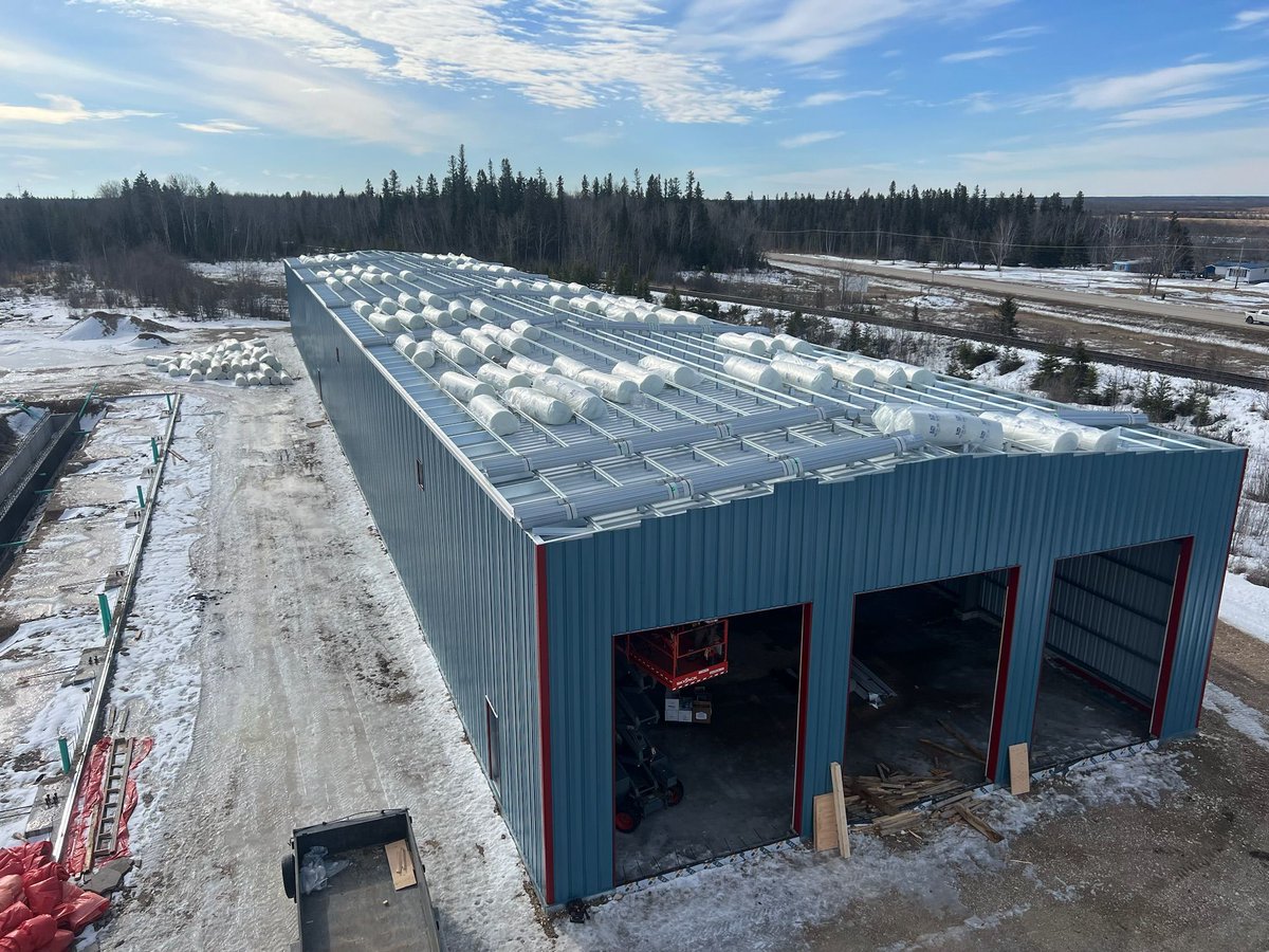 crane_steel's tweet image. 📍 The Pas, MB

It's a beautiful thing when a build starts to come together. Last week, we showed you the frame of this build, now exterior panels and roofing are completed.

Making quick work while the sun shines. ☀️ 

#steelbuilding #thepas #manitoba #nothernmb #mbbuilder