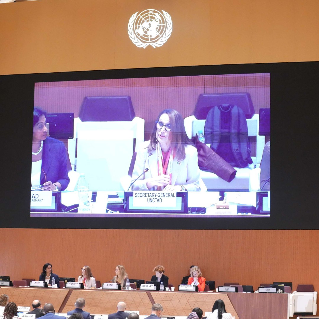 Only 37% of people in low-income countries use the Internet. Bandwidth in #LDCs is just 20% of the global average. Global cooperation is key to ensuring AI & the digital revolution won’t leave them behind. Our joint efforts continue at #CSTD27 & beyond. ow.ly/Y2jt50Rh9lx