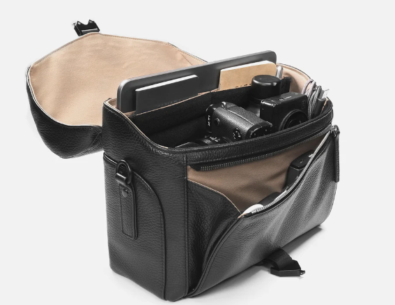 Grams(28) brings a luxury camera bag to market. What can you put in there? A Ton, and still look great! wp.me/p2i3UQ-4P5 @GRAMS28_offical #digitalphotography #camerabags #photographygear