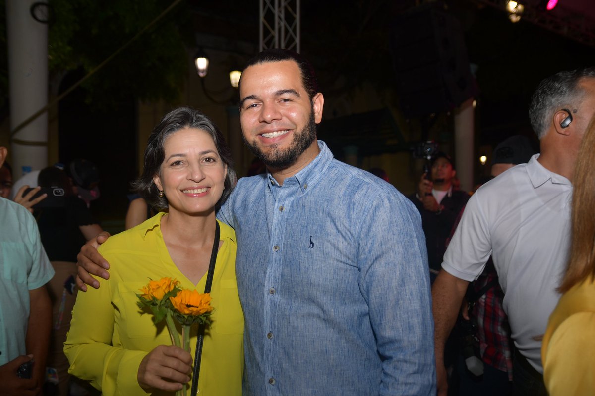 Xiomarasenadora's tweet photo. El pasado sábado, la candidata a Senadora por la Alianza Rescate RD participó de la presentación del proyecto de ley en contra de todo tipo de acoso sexual “Un Canto Para las Mujeres”. 
Gracias al diputado y candidato Carlos Amarante por la invitación
#XiomaraSenadora 
#RescateRD https://t.co/6zphbrc96Y