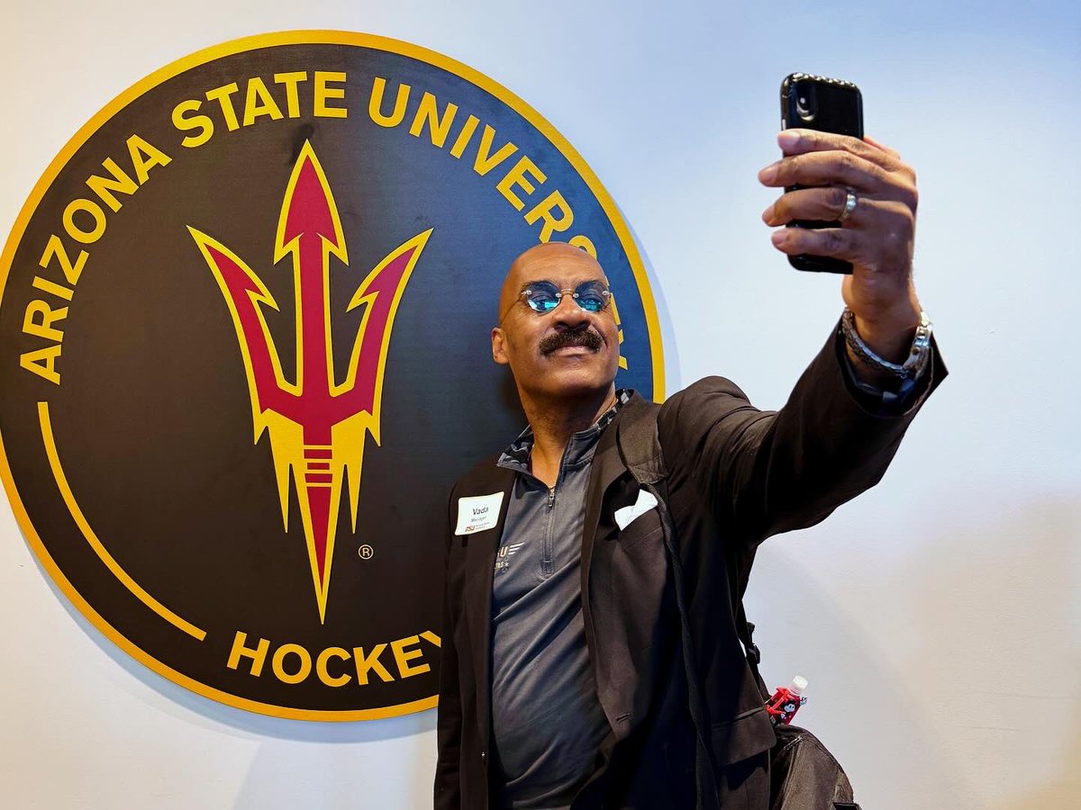 At the state-of-the-art arena that is home to ASU hockey and the NHL Arizona Coyotes. @MullettArena 🏒⛸️🥅☀️🌵 This, as my 8 year run as a Trustee at Arizona State University has come to a close😢 (still on LA Alumni Council) @ASU 🔱