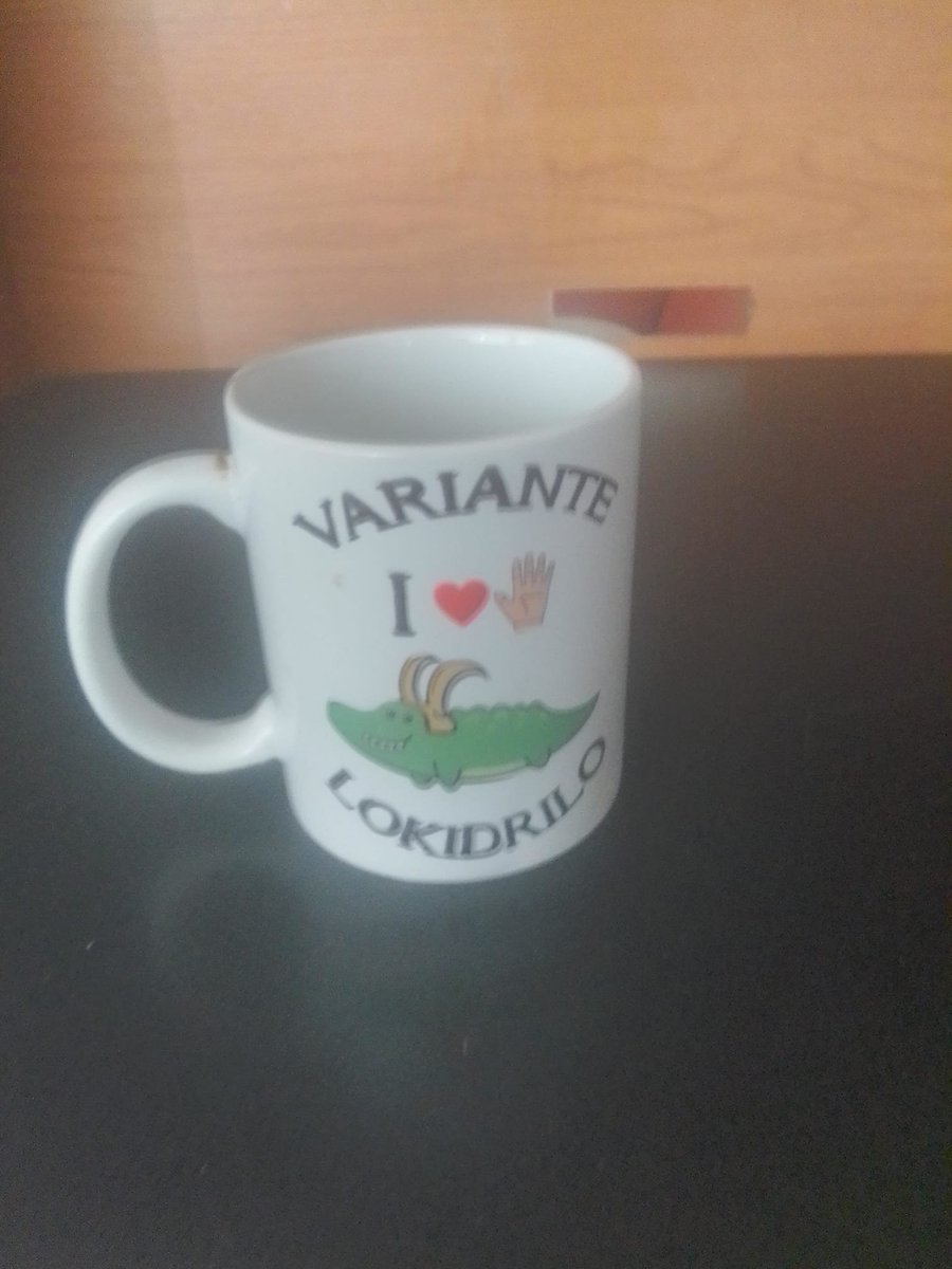CarlosEn917Mix's tweet photo. Para iniciar el día tenemos nuestra bebida favorita pero con ella viene nuestra taza o termo favorito. Usando #EsDeChavoRock compartimos la foto de nuestra taza favorita como lo hace #MariaGuadalupe  #MikeNuñez #GabySanchez https://t.co/iMfE9SnJZB