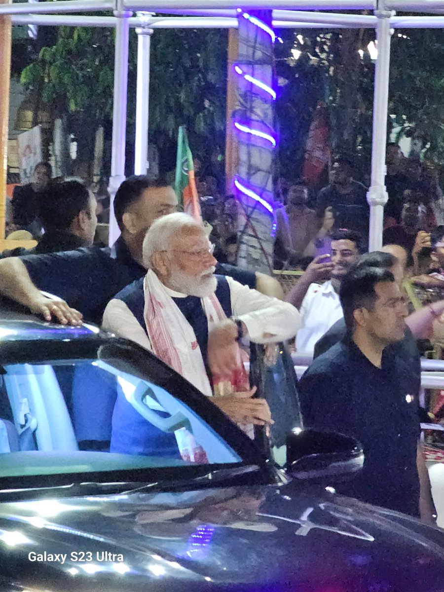 AssamAlert's tweet photo. PM @narendramodi Road Show at GS Road in Guwahati https://t.co/Kuv36mJV8J