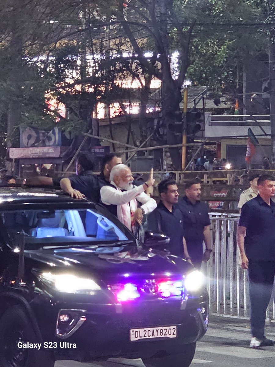AssamAlert's tweet photo. PM @narendramodi Road Show at GS Road in Guwahati https://t.co/Kuv36mJV8J