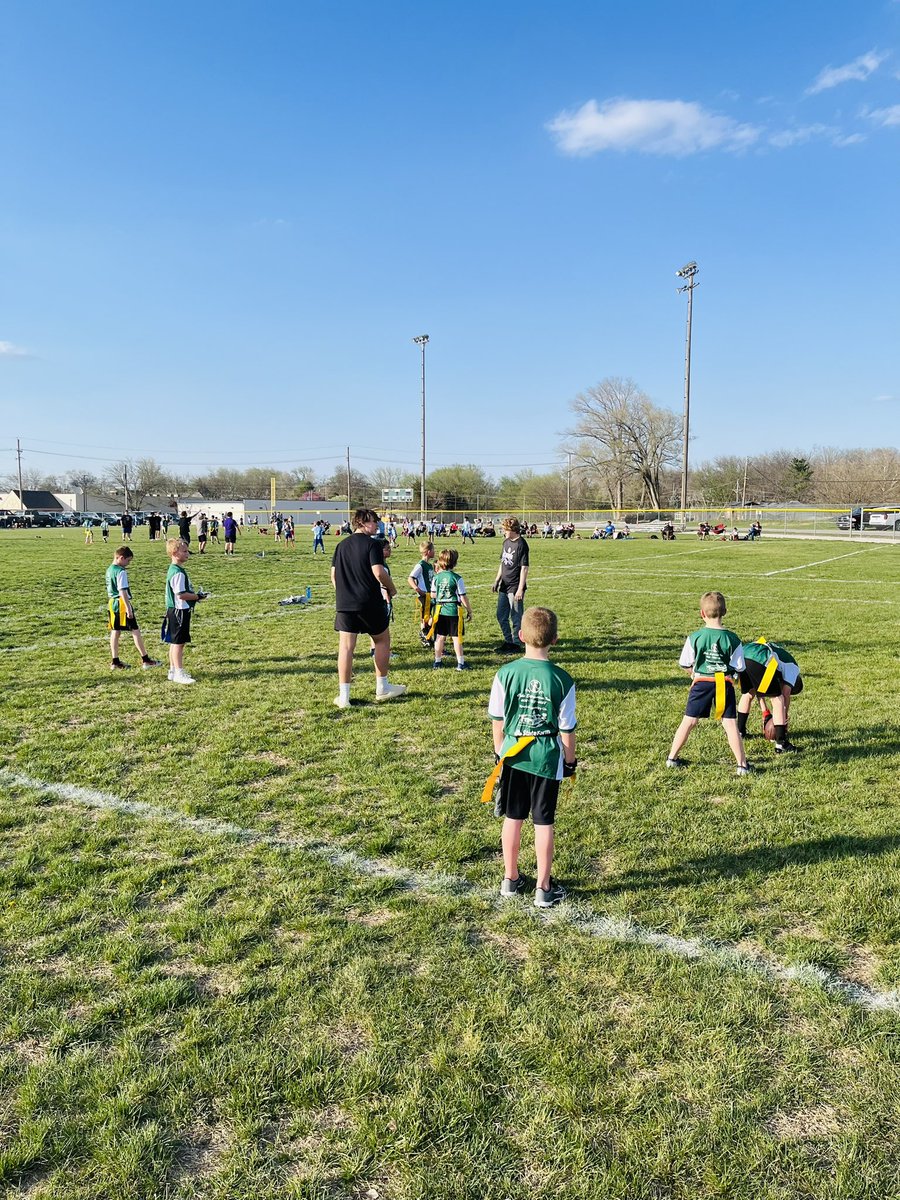 Week 2 of @BellRecreation Flag Football was awesome!

Some sweet plays, great games, & a ton of gROWing by players & coaches!

#FlagFootball #YouthFootball #BEASTfam #ChieftainFootball #RTB #ChangeYourBest #KeepgROWing #LetsROW #Discipline #Commitment #Toughness #BeSelfless