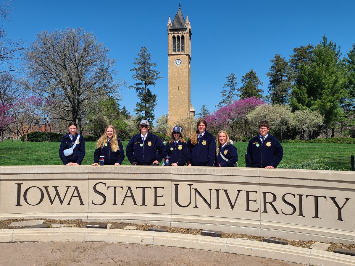 PanoramaFFA's tweet photo. Day 1 of State FFA Covention had the group package meals as a community service project and attend workshops, contests, career and college fair, and sessions. https://t.co/TD98Z0gvMH