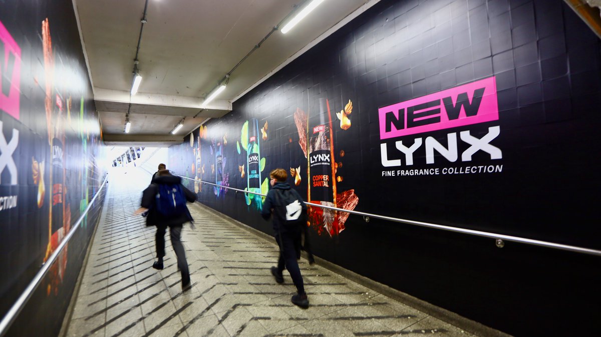 Connolly Station has never smelled so good 😎 @lynx creating a fully immersive experience for @irishrail Connolly Commuters with a full tunnel wrap with SCENT 🤩 #innovation #outdoor