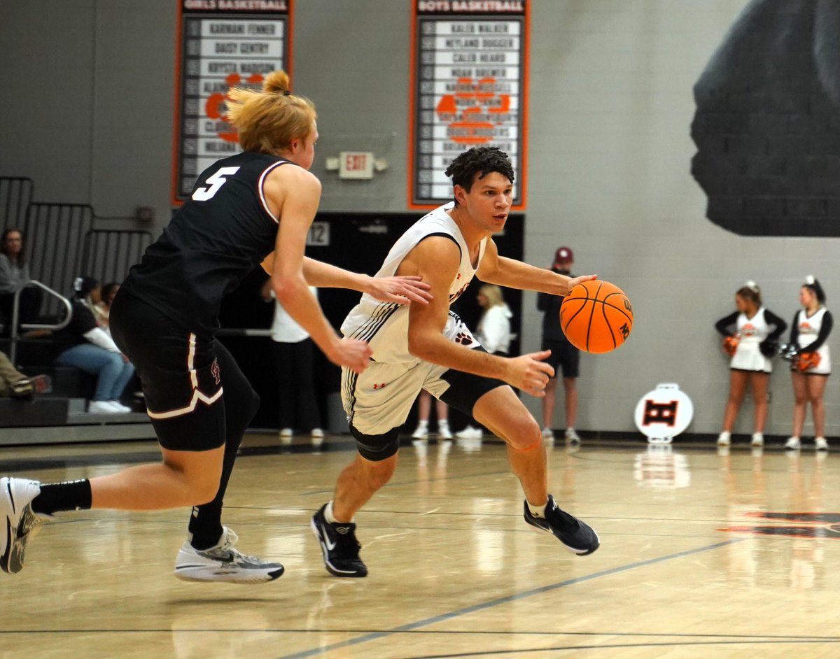 Powell Boys Basketball (@phsboysball) on Twitter photo Make your Calendars : Tuesday April 30 4:00 in PHS library Kaleb Walker and Noah Brewer will be signing scholarships for basketball with Alice Lloyd College <a href="/5StarPreps/">5Star Preps</a> <a href="/Tnprephoops/">Andre Whitehead</a> <a href="/prepxtra/">PrepXtra</a> <a href="/KalebDWalker/">Kaleb Walker</a> <a href="/nbrewer_04/">Noah Brewer</a> <a href="/PowellHS_Sports/">Powell High School Athletics</a> <a href="/AliceLloydMBB/">ALC Mens Basketball</a> <a href="/AliceLloydEagle/">Alice Lloyd College Eagles</a> Make your Calendars : Tuesday April 30 4:00 in PHS library Kaleb Walker and Noah Brewer will be signing scholarships for basketball with Alice Lloyd College <a href="/5StarPreps/">5Star Preps</a> <a href="/Tnprephoops/">Andre Whitehead</a> <a href="/prepxtra/">PrepXtra</a> <a href="/KalebDWalker/">Kaleb Walker</a> <a href="/nbrewer_04/">Noah Brewer</a> <a href="/PowellHS_Sports/">Powell High School Athletics</a> <a href="/AliceLloydMBB/">ALC Mens Basketball</a> <a href="/AliceLloydEagle/">Alice Lloyd College Eagles</a>