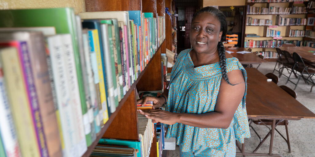 This #NationalLibrarianDay we'd like to say a big thank you to all the librarians who work so hard to share the power of books with readers worldwide. You can find out more about our work with librarians and read some of their stories here: bookaid.org/what-we-do/sup…