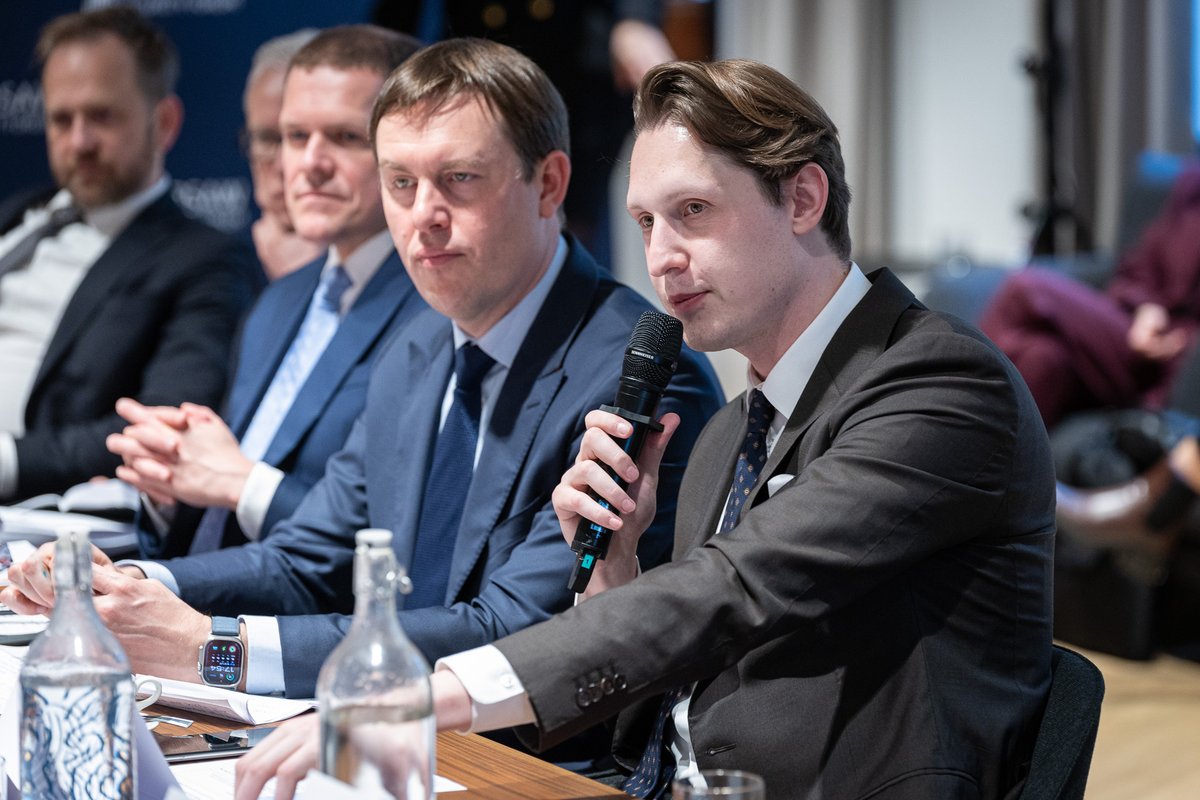 On 15 April a bilateral meeting between political representatives from 🇸🇪 and 🇵🇱 took place in Warsaw. The meeting was followed by the Strategic Dialogue Poland-Sweden: Security in the Baltic Sea Region hosted by @FundPulaskiego, the organiser of the #WSF warsawsecurityforum.org/poland-sweden-…