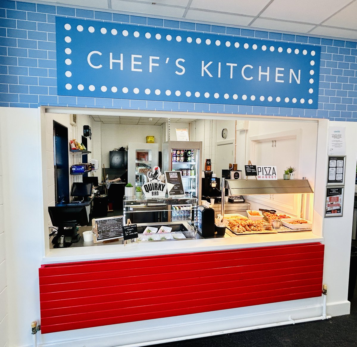 abgacademy's tweet image. Our new Chef's Kitchen opened in the Sixth Form study and social hub this week. Not only packed with delicious breakfast, lunch and snack options on demand, students can pre-order pizzas ready for collection!

#sixthform #facilities #chefskitchen #foodisfuel #abbeygrangeacademy