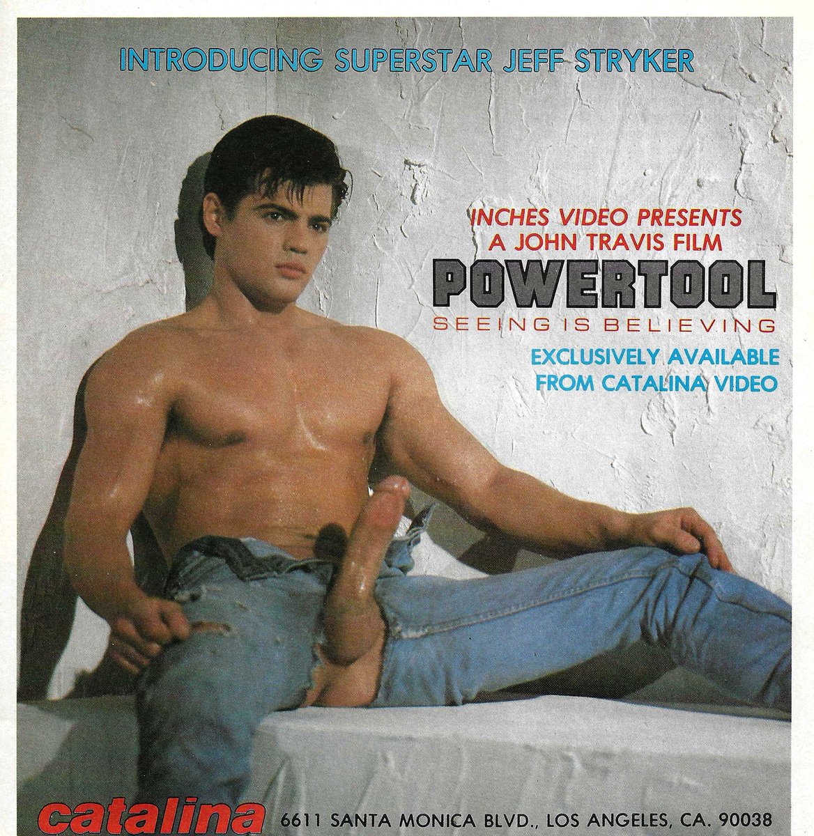 🎬This was the advertisement that was published in the magazine 'Advocate Men', in 1986 on the occasion of the release of the movie starring 𝐉𝐞𝐟𝐟 𝐒𝐭𝐫𝐲𝐤𝐞𝐫 'Powertool', directed by the legendary 𝐉𝐨𝐡𝐧 𝐓𝐫𝐚𝐯𝐢𝐬. A real gem of gay porn.