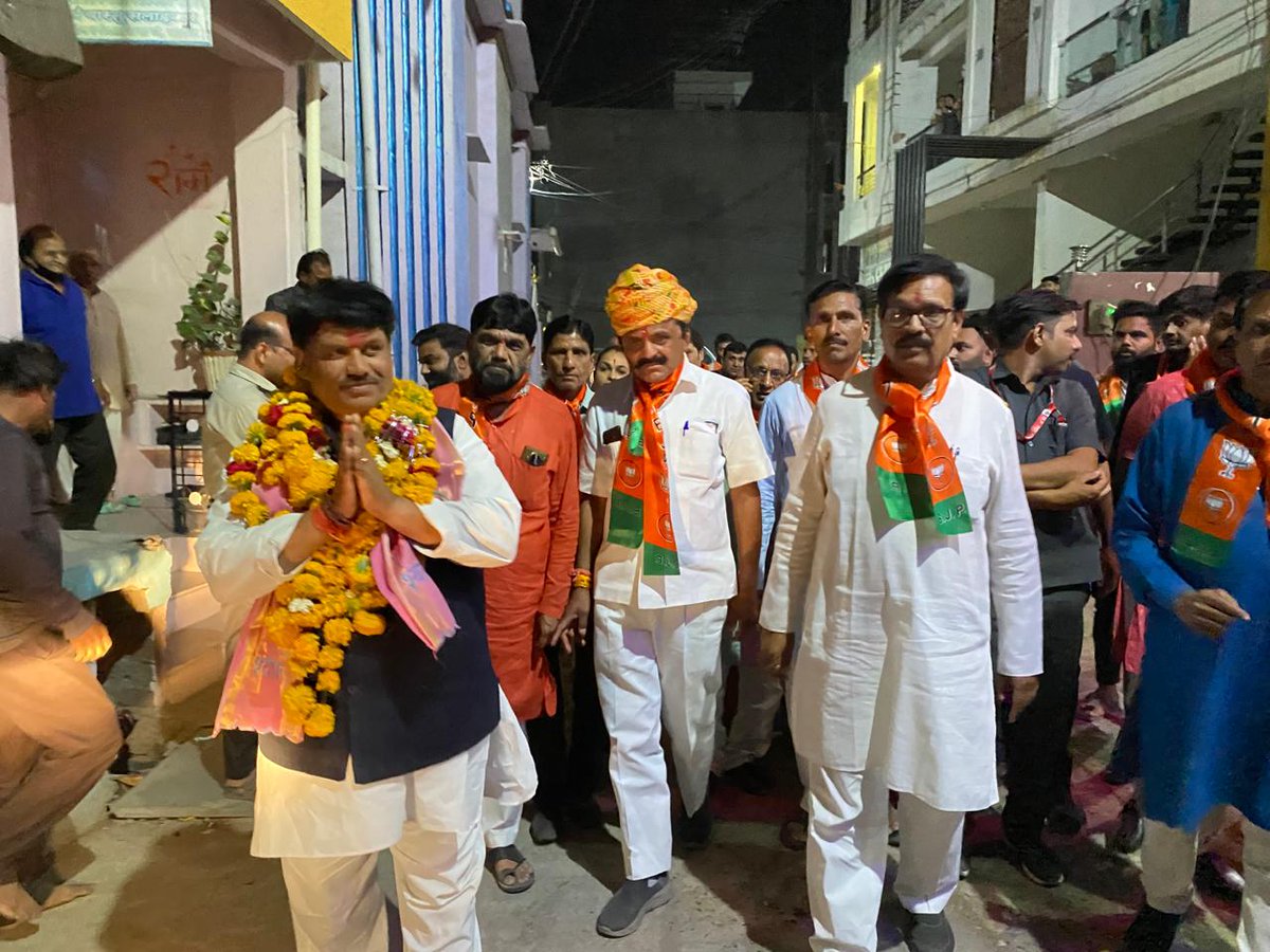 BBormundla's tweet photo. आज भारतीय जनता पार्टी जिला उज्जैन ग्रामीण की नागदा खाचरोद विधानसभा के खाचरोद नगर मंडल के विभिन्न वार्डों में लोकसभा प्रत्याशी श्री अनिल जी फिरोजिया के समर्थन में कर जनसंपर्क कर एक बार फिर प्रचंड बहुमत से सरकार बनाए इस बात का आवाहन किया। https://t.co/cFTTtsBMP7