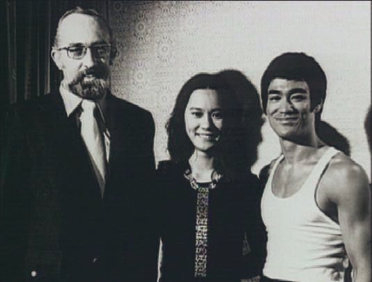 Bruce Lee on Set of The Way Of The Dragon(1972) with Jon T. Benn and Nora Maio. #TangLungTuesday