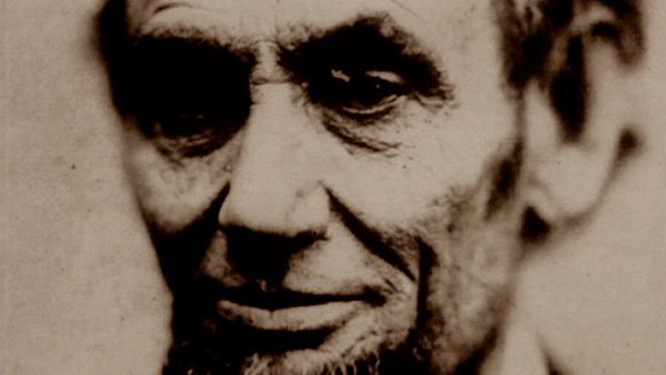 MilHistNow's tweet photo. RIGHT NOW in 1865, Abraham Lincoln dies from gunshot wounds he suffered nine hours earlier at Ford's Theater. "There lies the most perfect ruler of men the world has ever seen," remarked War Secretary Edwin Stanton. "Now he belongs to the ages." https://t.co/3uv2SjDCMj