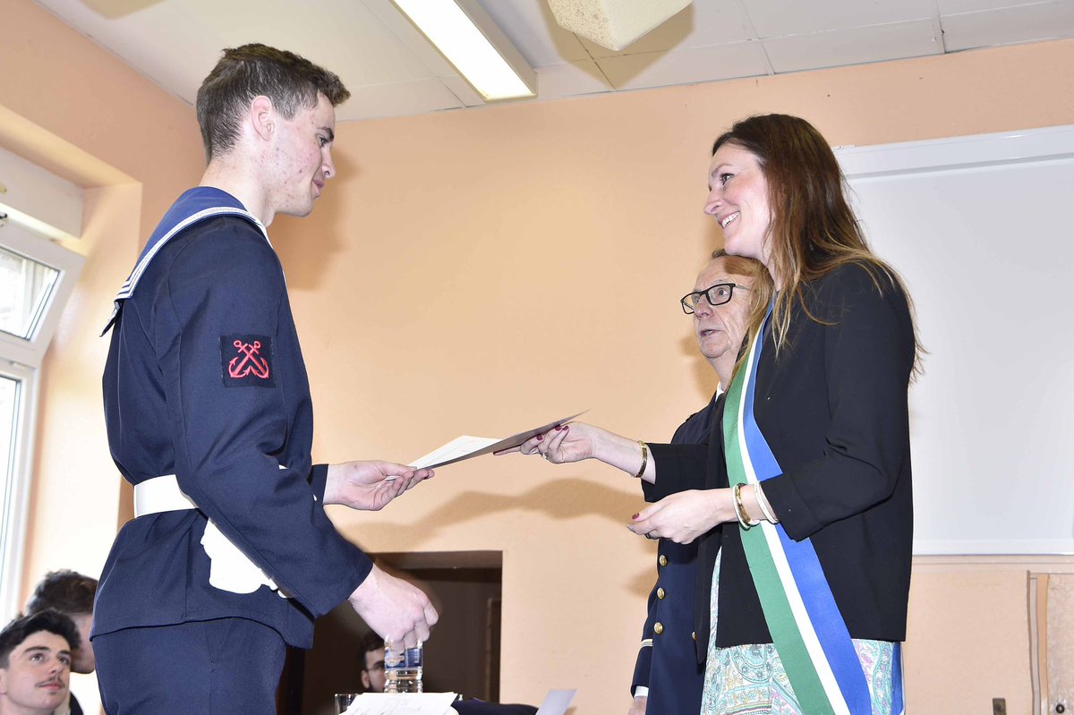 Lisa_Thomas3's tweet photo. Ce Week end nous avons participé à la remise des fanions et diplômes aux 30 jeunes qui ont participé à la préparation #militaire de la Marine Nationale, à la Bouillie ! Bravo aux jeunes qui s’investissent !

Grand merci à Dominique Denis photographe !

@MarineNationale https://t.co/koc7oDsz7N