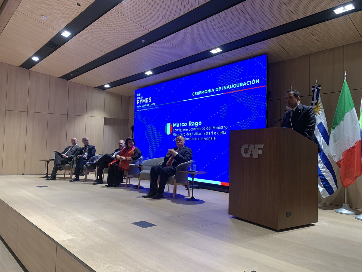 La Ceremonia del VIII Foro PyMES sigue con: 🔹 Cons. Margo Rago @ItalyMF 🔸Gianna Gregory @AgendaCAF 🔹Emb. @UembUy @UEenUruguay 🔸Min. Gamboa @MEIC_crc 🔹Pres. @FernandoJPacheS @camindus 🔸Pres. Giambellini @Confartigianato Bergamo