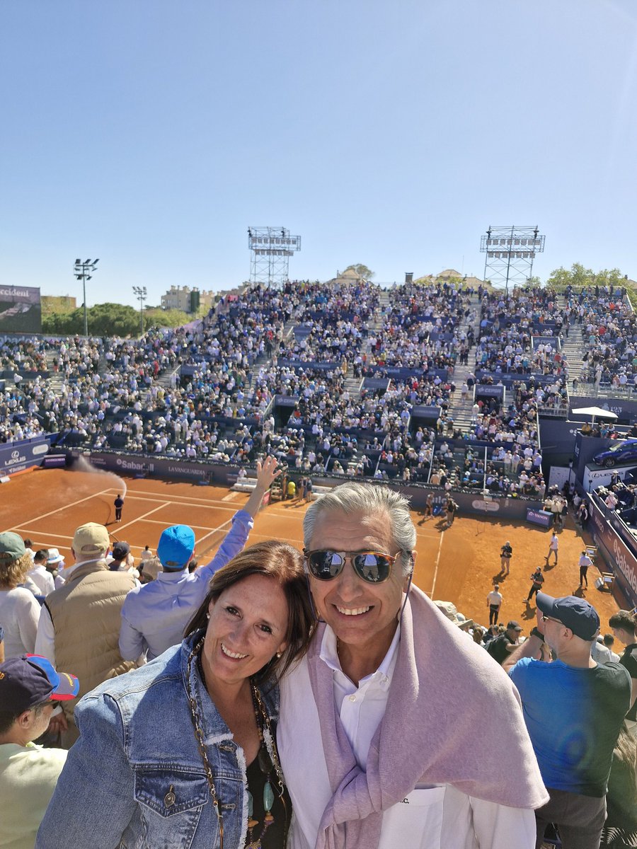 ElisendaRosF's tweet photo. A punt per veure el Rafa Nadal! Acompanyada pel meu tennista preferit 🎾😍
#TorneigGodó
#TennisBarcelona
#OpenSabadell https://t.co/3UjshBNZmd