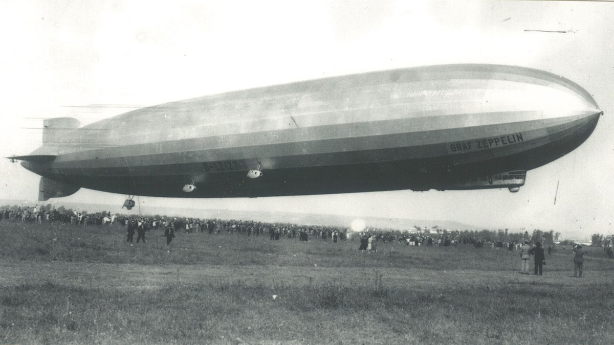 Tal día como hoy hace 94 años (1930) el dirigible alemán «Graf Zeppelin» recalaba en la ciudad por segunda vez, aterrizando en el campo de Hernán Cebolla.