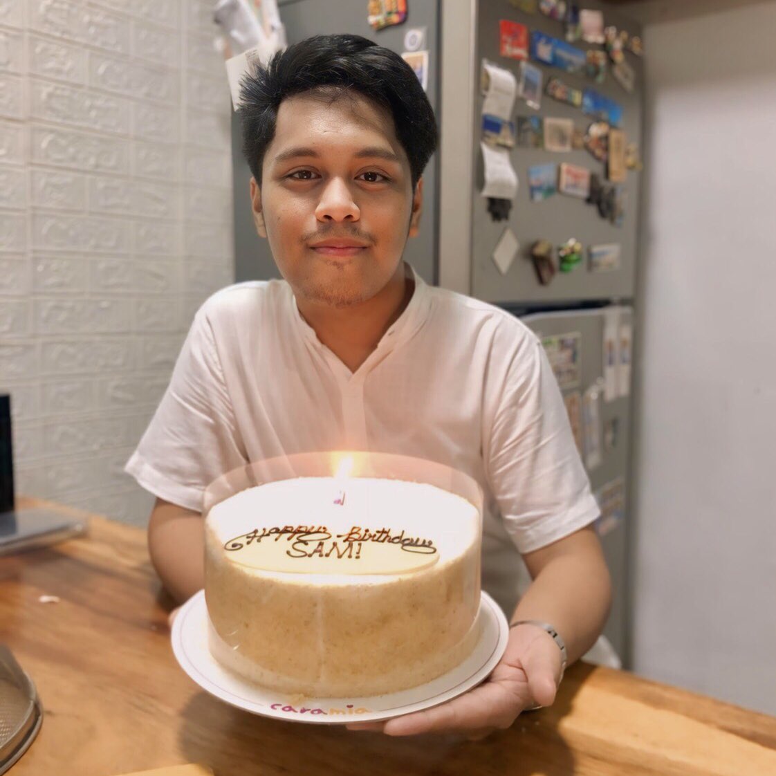 +1 🎁🥳🎉 — Blow the candle or eat the cake?