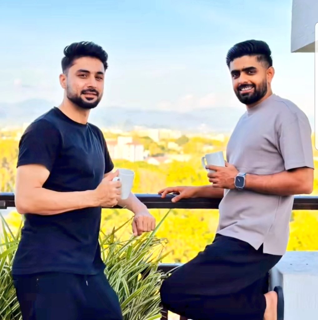 Captain Enjoying tea-time with Abrar Ahmed🍵
#BabarAzam