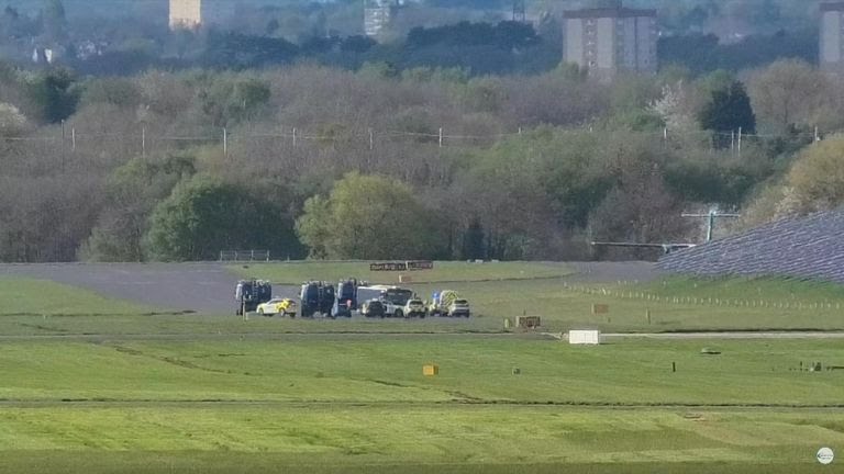 #Birmingham Airport Temporarily Suspends Its Flight Operations Due to the Discovery of a Suspected #IED Onboard a Plane, #Birmingham, #UK trackingterrorism.org/chatter/birmin…