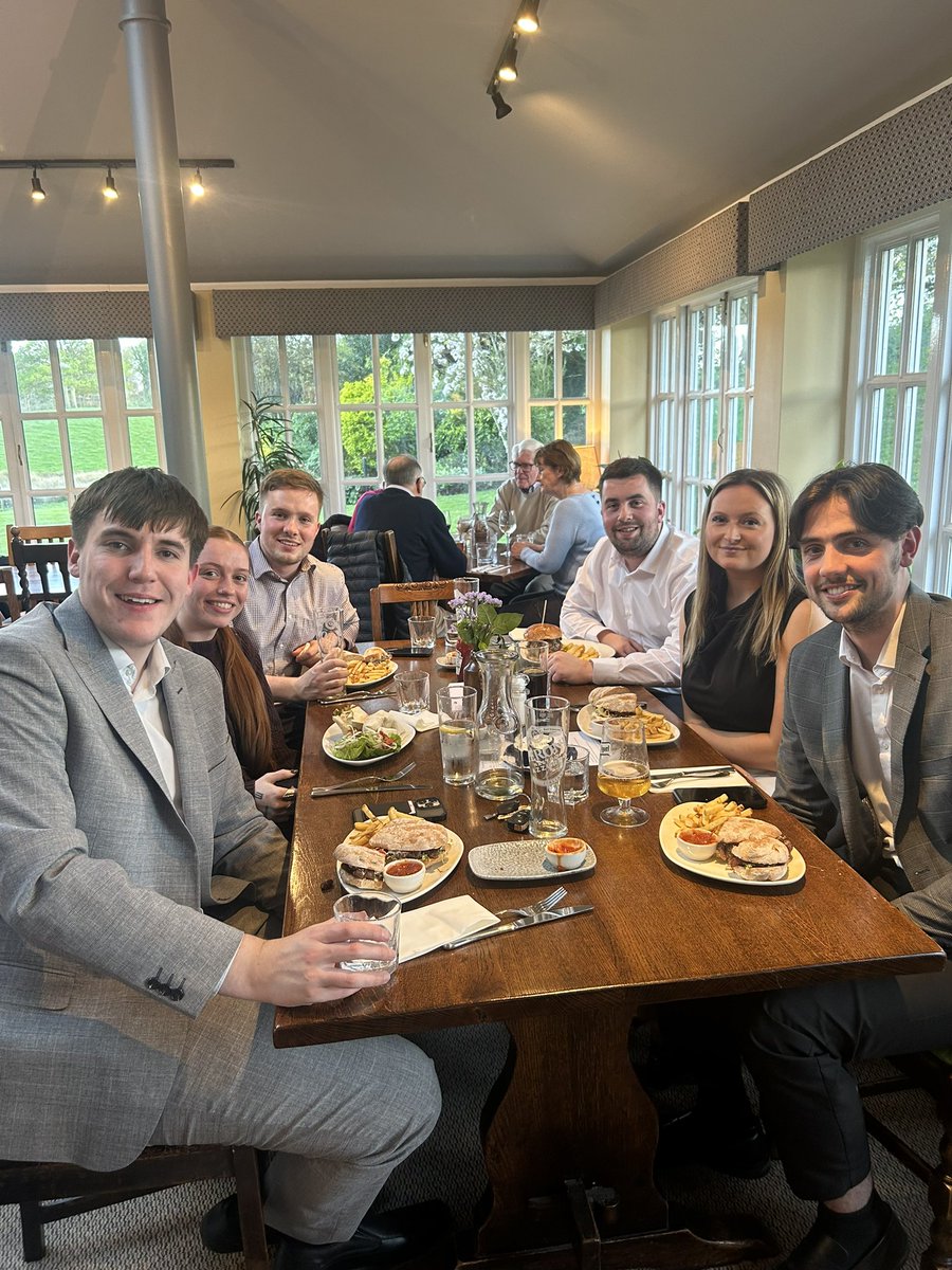 Celebrating our first 92+ ESQI Month together at 39, what a great laugh we had tonight 😂🥳 
Statement had some opportunities from March, so we have stripped everything back and have started much better. Let’s go team Wrexham 🫡