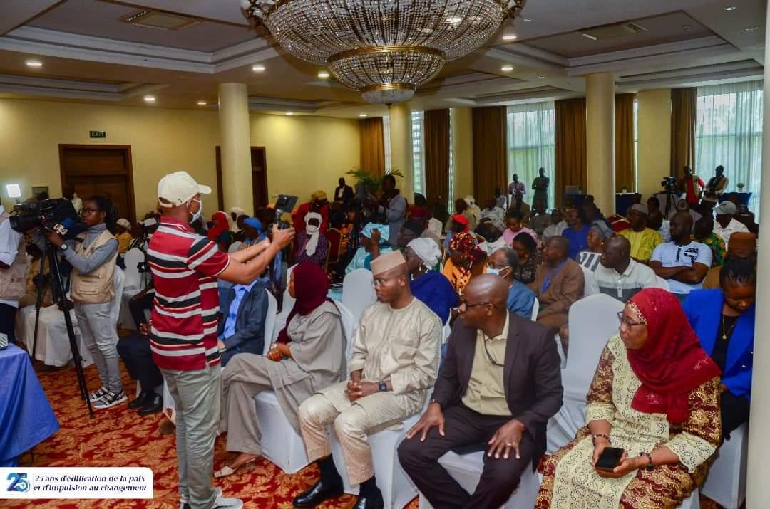 wanepmali's tweet photo. 16 avril 2024 | À l’invitation de l' #IMRAP 🤝 avec Accountability-LAB Mali, @wanepmali honoré de participer à la publication de leur rapport de 🔍 intitulé « Vers une gouvernance locale plus inclusive dans les régions du Centre et du Nord du Mali : défis et opportunités ». https://t.co/45sQpoDYVz