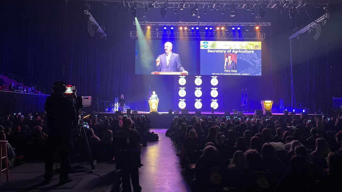 So great to see a sea of blue corduroy in Hilton Coliseum today! Secretary @MikeNaigIA spoke to hundreds of bright, talented young leaders at the 96th Annual @IowaFFA Leadership Conference in Ames. Special thanks to the State FFA officers for the invitation to speak! #IowaAg