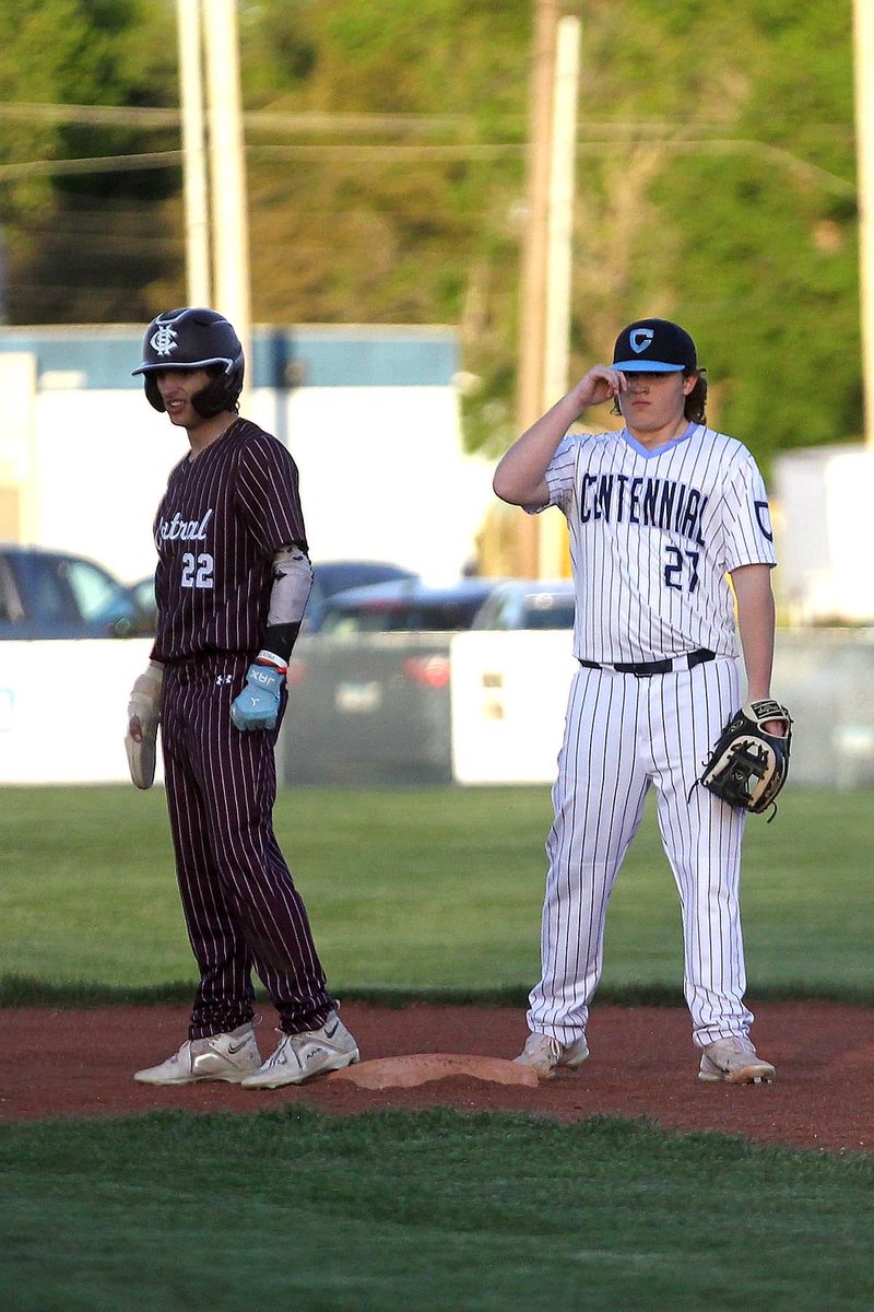 BaseballMaroons's tweet photo. ⁦@LukeMcClure07⁩ ties two school records with 5R and 4SB in Game 1 win yesterday👍⚾️ https://t.co/J4DwG7v629