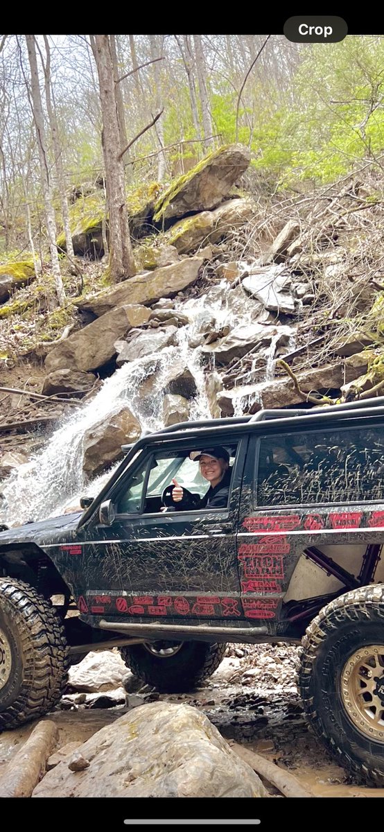 oreothexj's tweet photo. #jeepxj #oreothexj #waterfall https://t.co/3A4VgNVIir