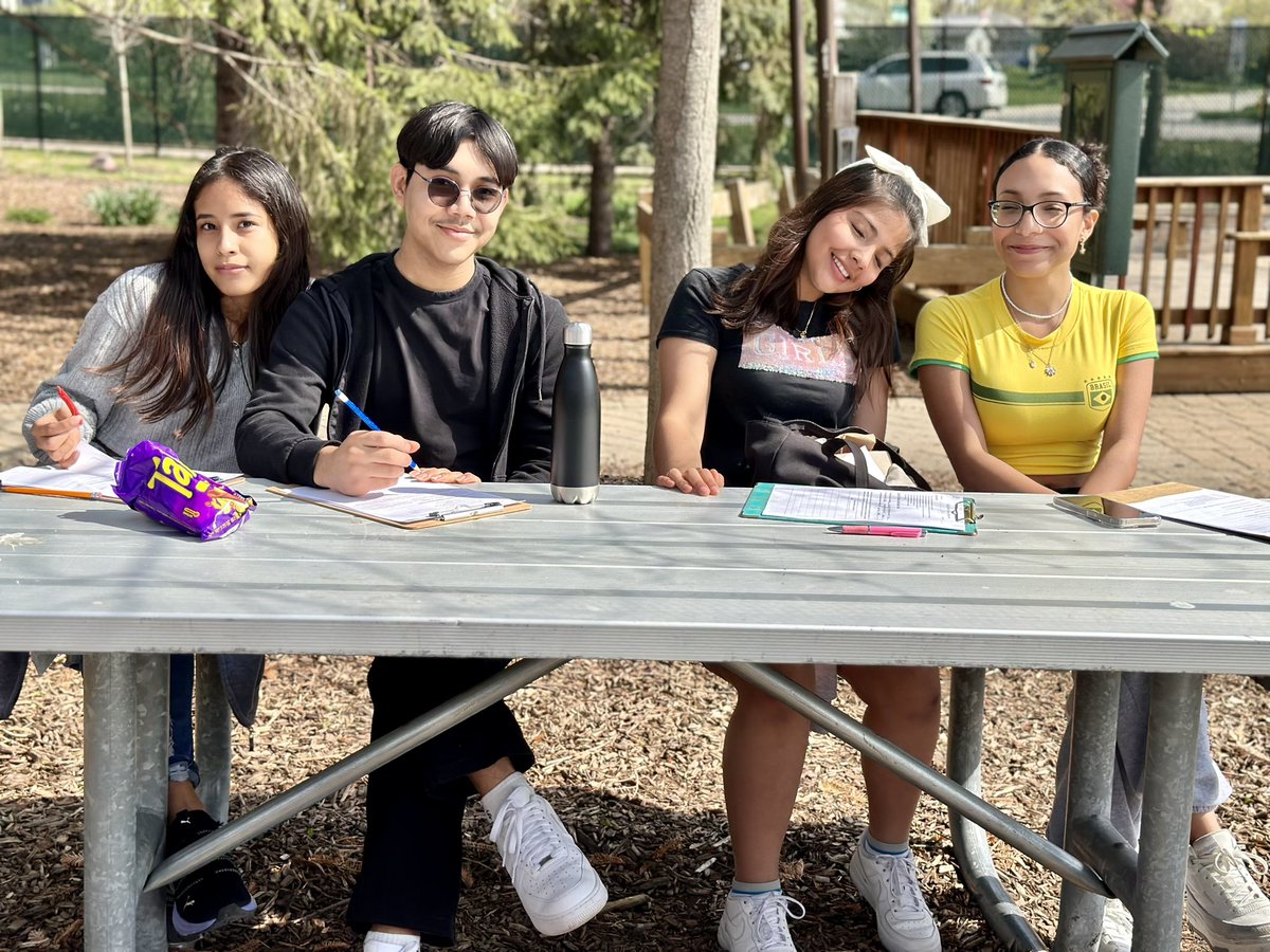 Rachel__Gannon's tweet photo. It was a beautiful spring day for a walking ESL Biology field trip to Cosley Zoo! 🐄🦜🐑#YourCommunitySchools https://t.co/Dk12tiUmNd