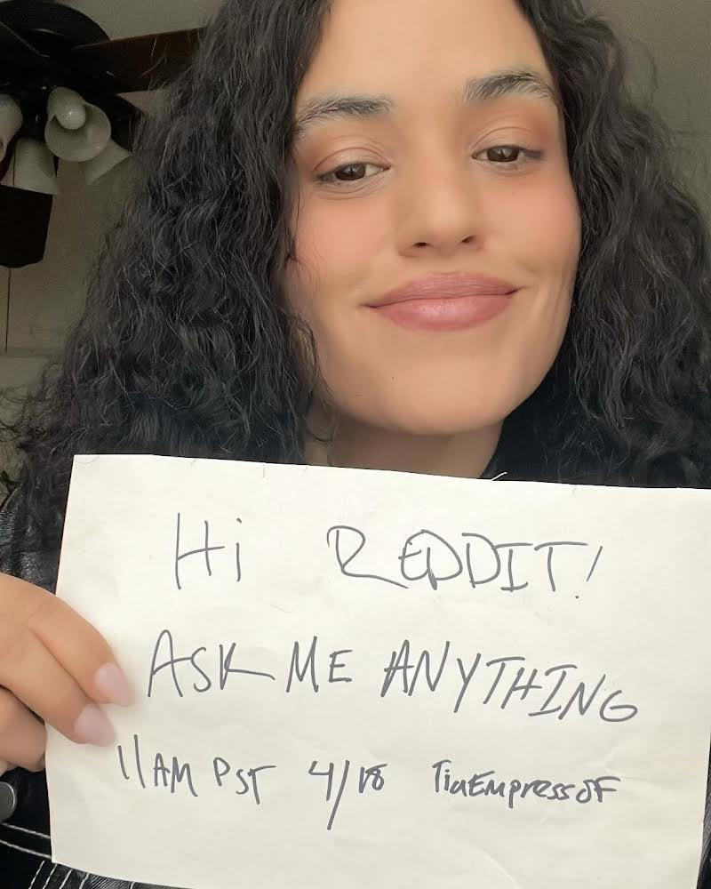 Hey Popheads! We're excited to announce that @EmpressOf is going to be hosting an AMA with us on April 18th at 11am pst/2pm est. You can listen to the new album 'For Your Consideration' right now! Get your questions ready, and we'll see you then.