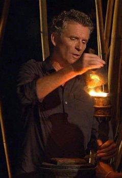 Foolsguy_'s tweet photo. Denis au conseil de ce soir:
"Bon vous avez tous un collier, vous savez quoi c'est moi qui me casse"
#KohLanta https://t.co/QAwL0yT27v