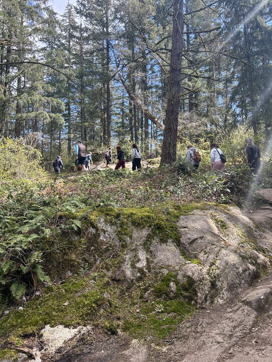 Field trip hike at Minnekhada park! Stunning day!