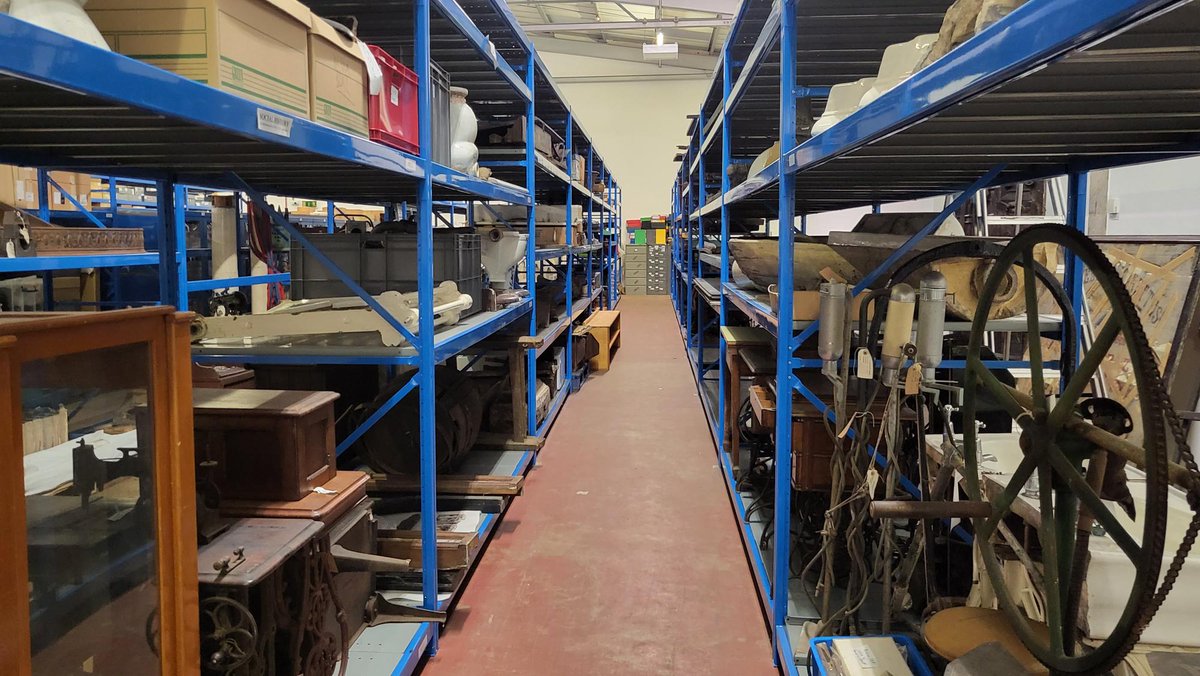 Leicester Museums Store Tours Join our collections team for a fascinating behind the scenes stroll around our museums main object store. Thursday 25 April 10.30am - 12noon #leicester leicestermuseums.org/StoreToursSpri…