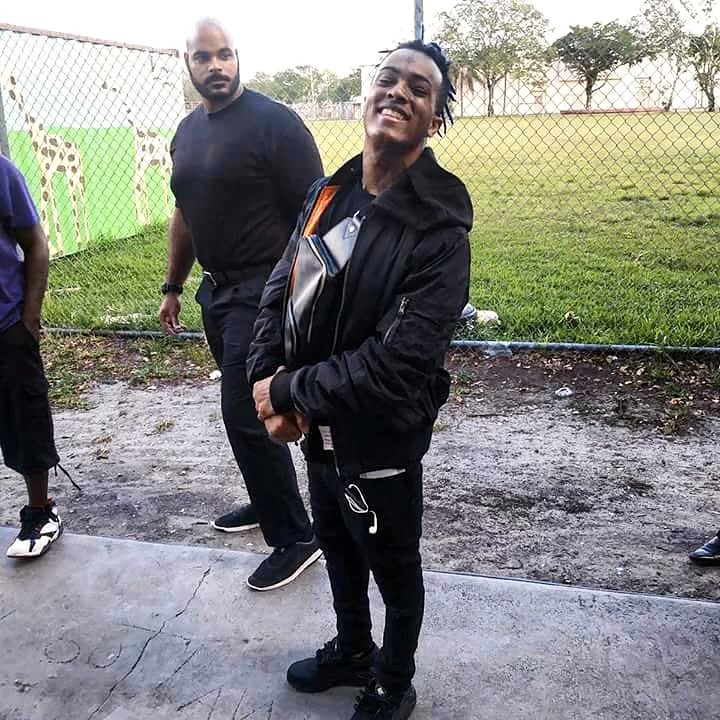 MAKE OUT HILL tweet media